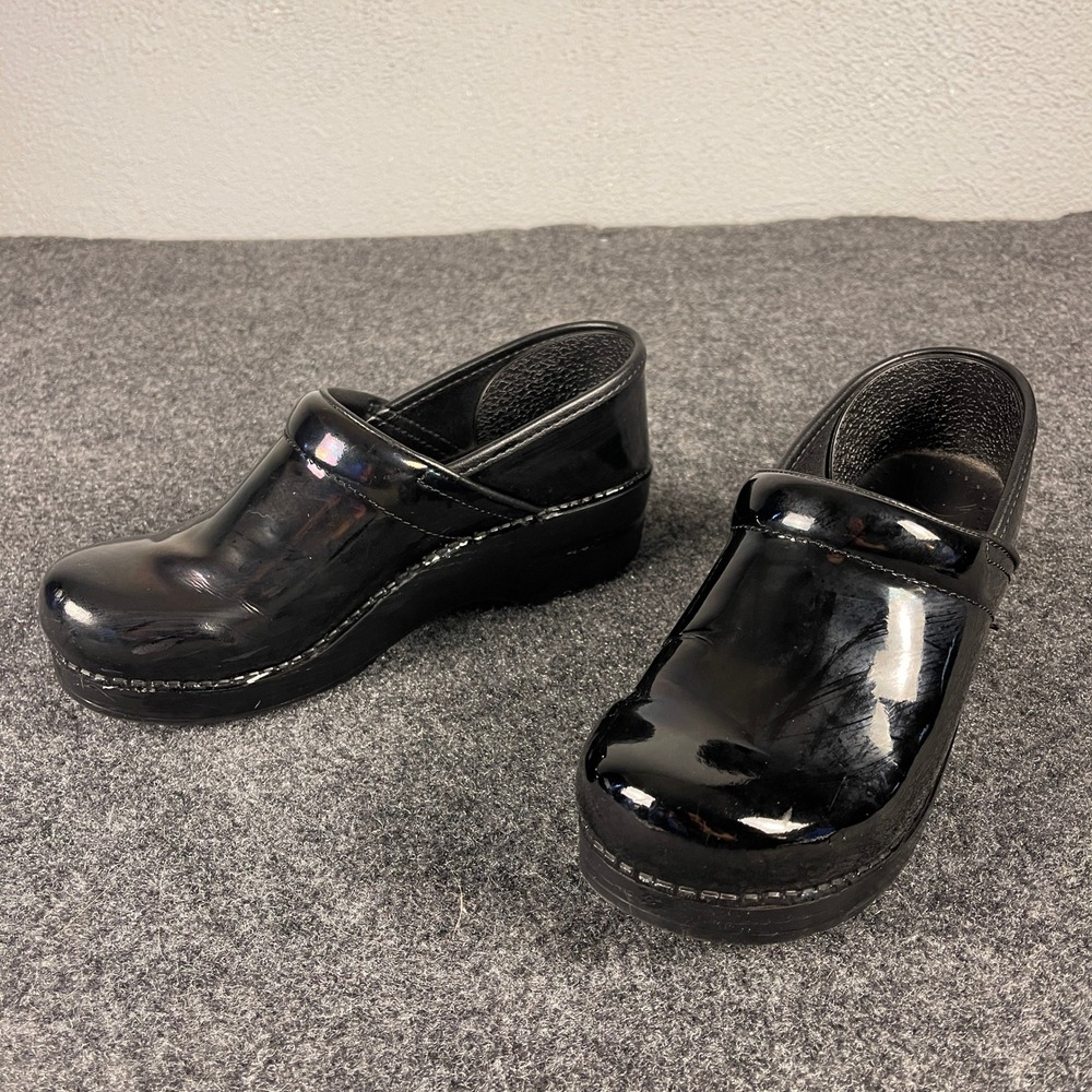 Dansko Professional Patent Leather Black Clogs Womens Size 38 US 7.5-8 Work
